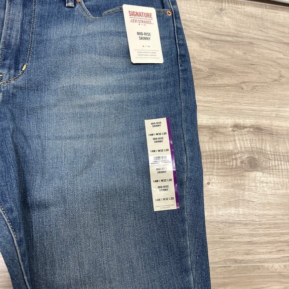 Levi Strauss Signature Women's Mid Rise Skinny Blue Jeans Size 14M - Picture 11 of 11